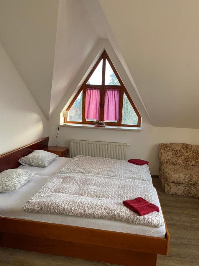 ホテルRestaurace U Vlkove Kamenice エクステリア 写真